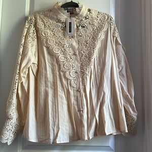 NWT Guyueqiqin  2XL cream, long sleeved lace blouse with pearl buttons